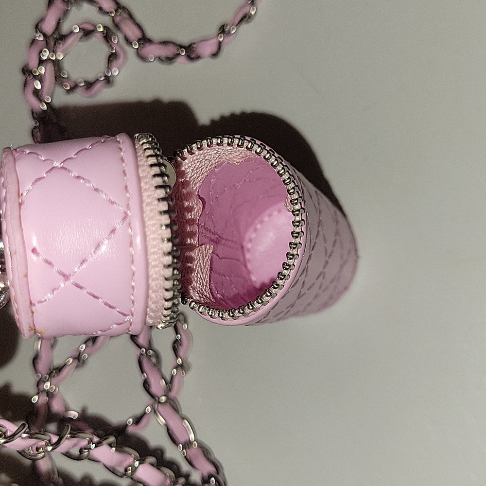 Forever 21 Quilted Pink Hello Kitty Lipstick Holder with Chain - Picture 6 of 6